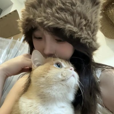 着牛仔裤的钟馗